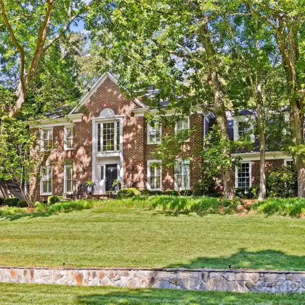 BEAUTIFUL FULL BRICK TRADITIONAL HOME IN MONTIBELLO